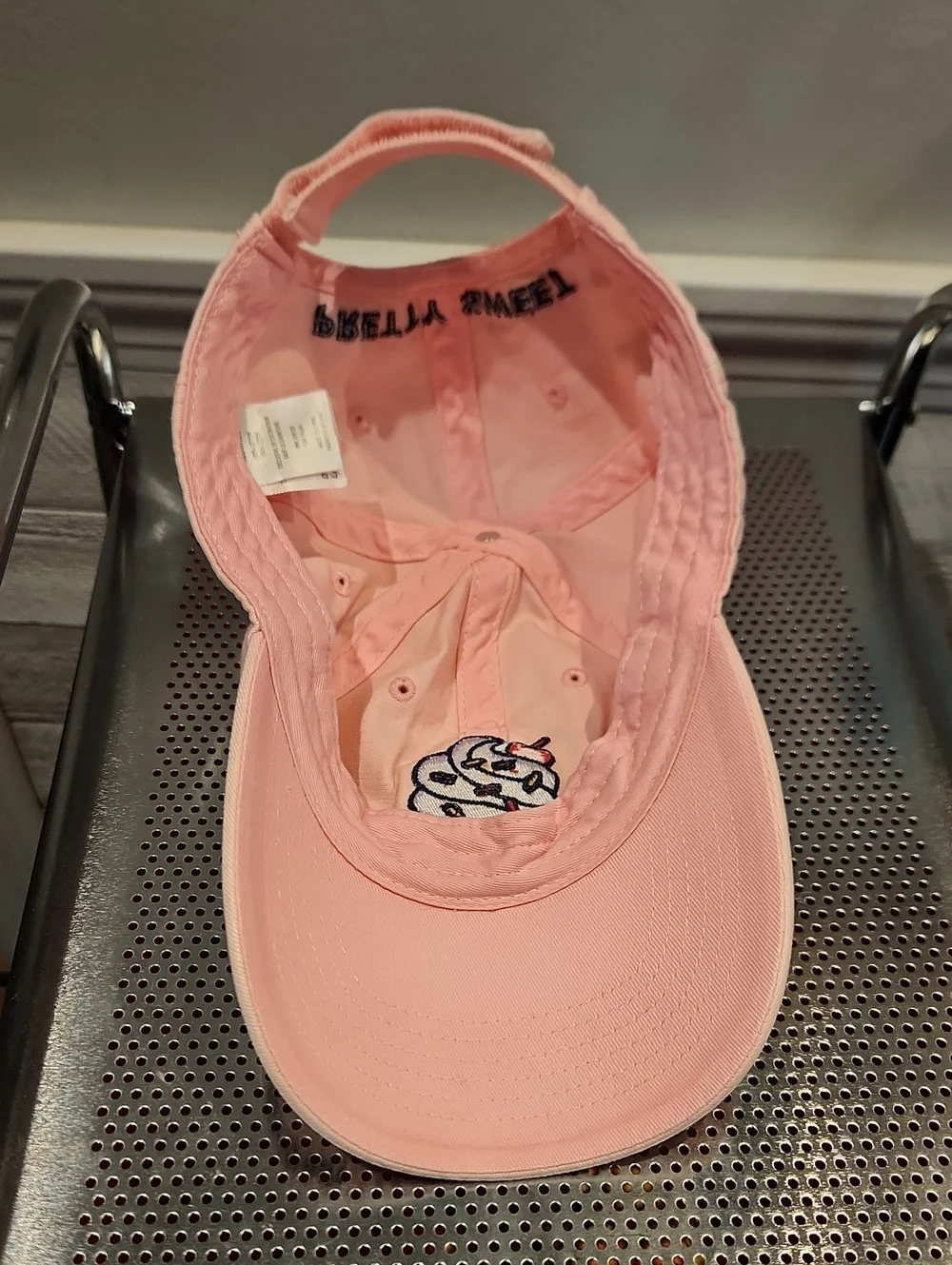 EUC Life Is Good Pretty Sweet Pink Hat w/cupcake Sz Youth M/L 100% Cotton